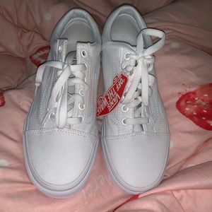 white vans old skools